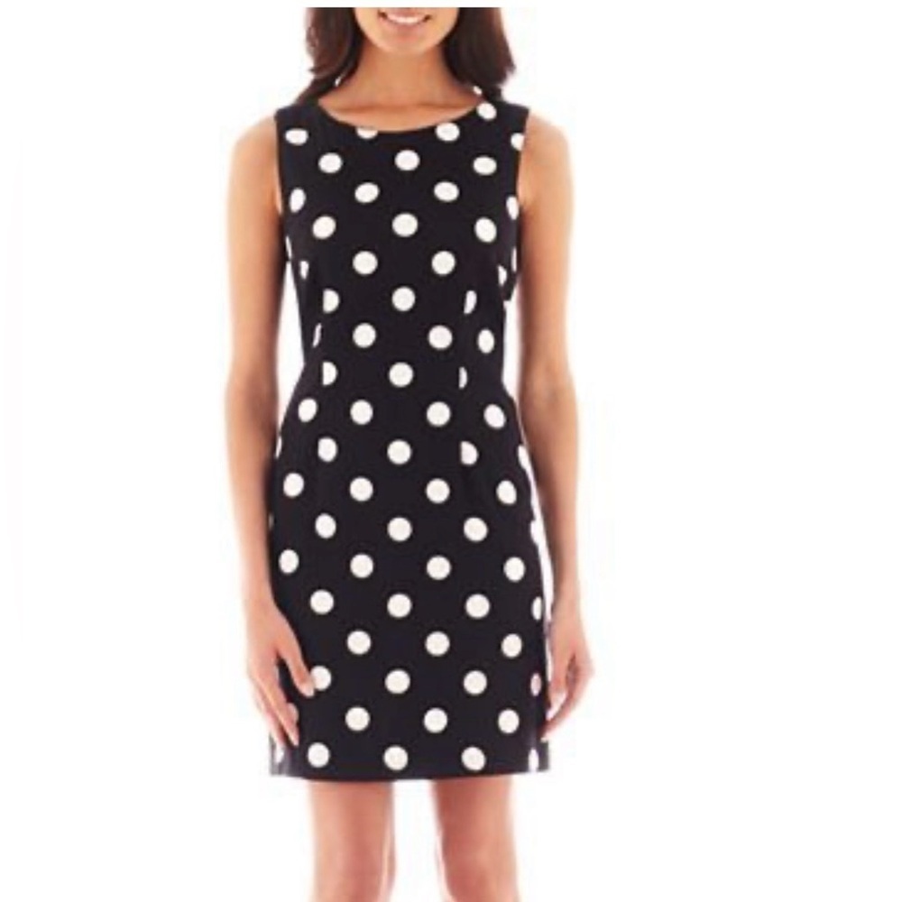 Alyx Limited Black and White Polka Dot sleeveless Sheath Stretch dress
Size 10